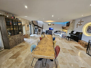  Maison  vendre 6 pices 242 m