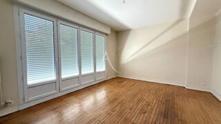  Immeuble à vendre 15 + pièces 222 m²