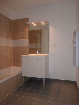  Appartement à louer 3 pièces 69 m²