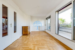 Vente Appartement 2 pièces Dernier étage avec TERRASSE VUE SUR PARIS Paris 11