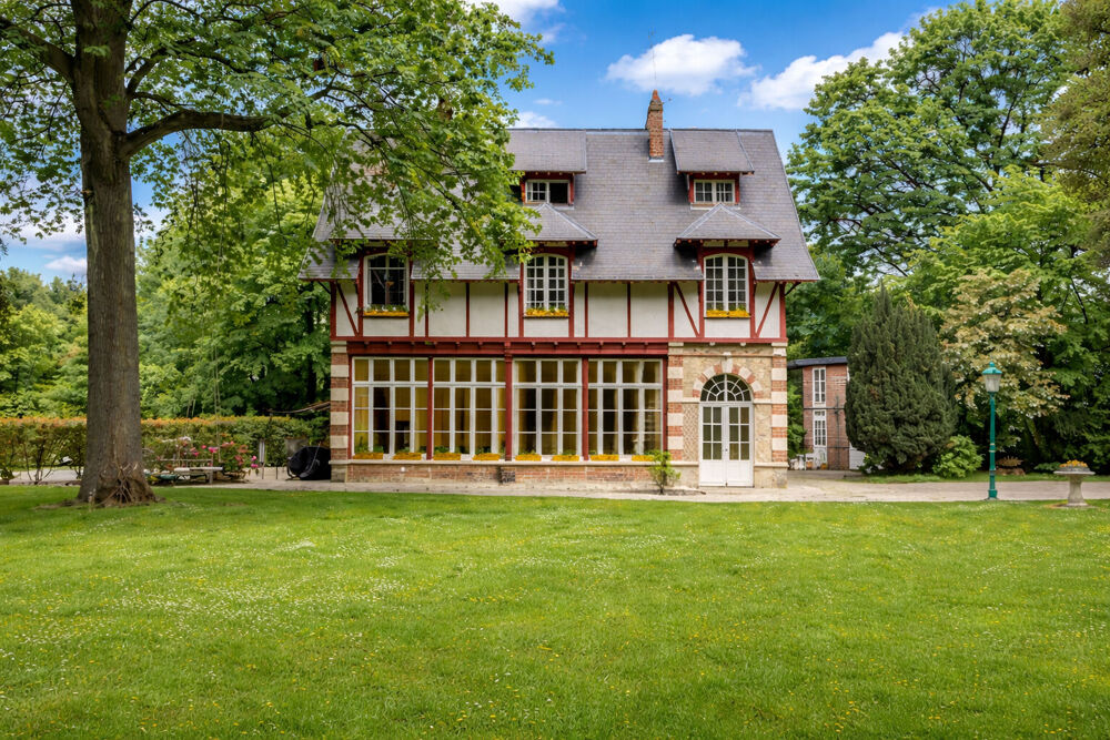 Domaine avec dépendance 412m² utile avec son terrain de 6200m²