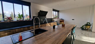  Maison  vendre 8 pices 236 m