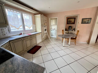  Appartement  vendre 8 pices 179 m