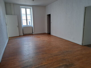  Appartement à louer 4 pièces 100 m²