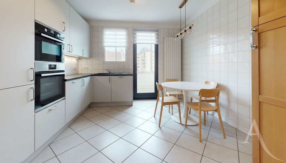 Appartement 3 pièces 67 m² · à Grenoble · 67 m² · 148 000 €