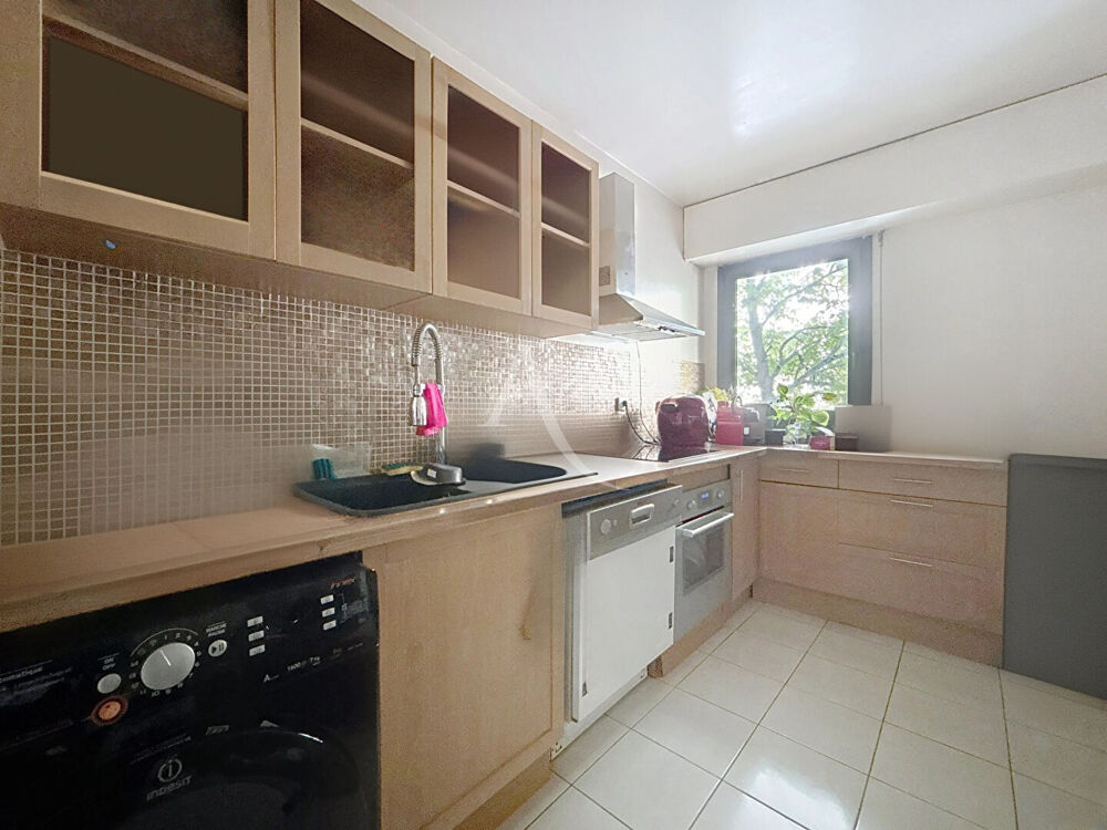 Appartement Suresnes 3 pièce(s) 70 m2 - Cave - parking