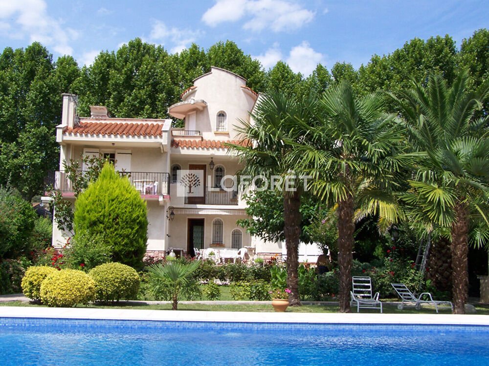 Vente Maison Céret, maison d'architecte 10 pièces 285.4 m² avec piscine, garage, jardin Ceret
