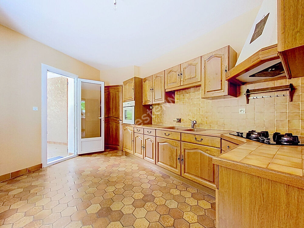 A vendre maison 2 logements à Laragne-Montéglin