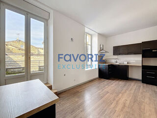  Appartement à louer 5 pièces 138 m²