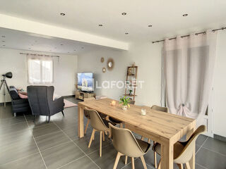  Maison à louer 7 pièces 162 m²