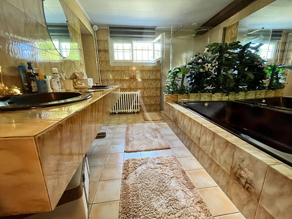 Maison familiale de 151 m² avec terrain à SAINTE-MESME