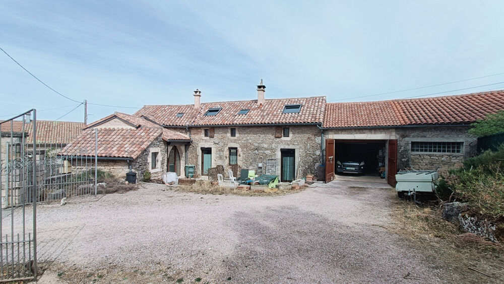 Vente Maison Maison d'habitation sur 2 niveaux comprenant 2 logements mitoyens avec garage et terrain La Cavalerie 7 pièce(s) 150.5 m2 La cavalerie