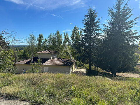   Superbe villa T5 avec sous-sol exploitable et terrain arbor� de plus de 4000 m� ? vue panoramique Maison - 6 pi�ce(s) - 139 m�