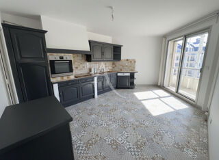  Appartement à louer 4 pièces 130 m²