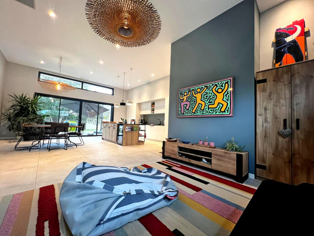 Vente Maison « Aux portes de Bordeaux  Élégante contemporaine de plain-pied dans un environnement privilégié ». Latresne