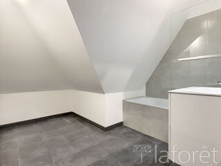  Appartement à louer 2 pièces 47 m²