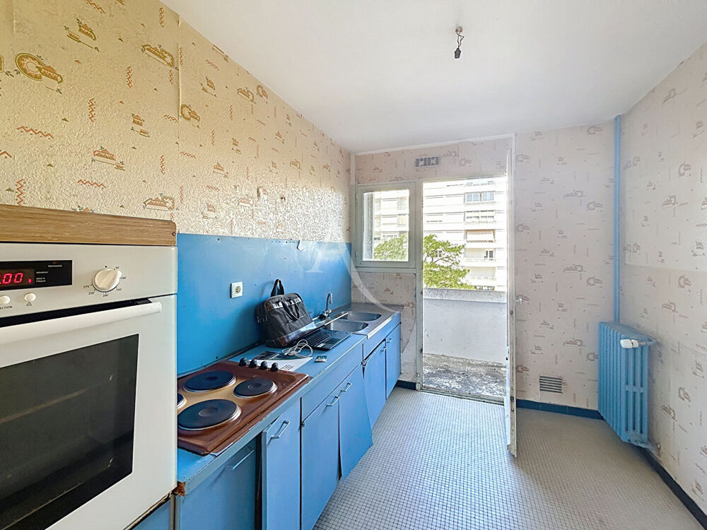 Appartement T3 de 70 m² évolutif en T4 , balcon et ascenseur , Fort potentiel , Angers