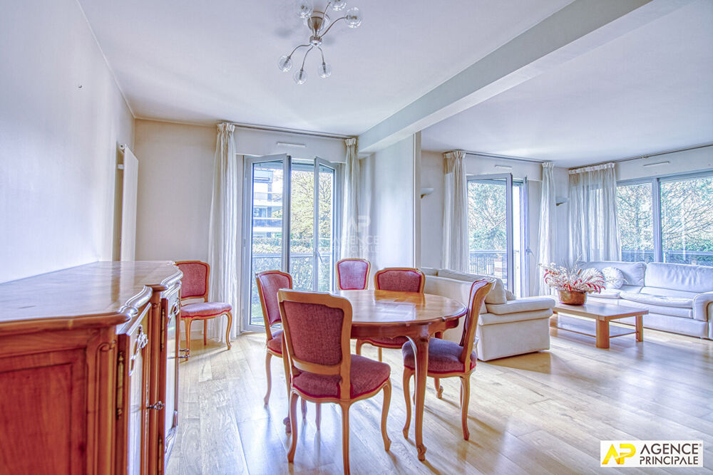 Vente Appartement Versailles Glatigny - Appartement 4 pièces 98 m² 1er étage avec ascenseur, balcon, cave et box Versailles