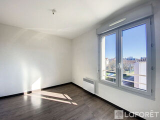  Appartement à louer 3 pièces 63 m²