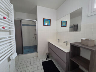  Appartement à louer 4 pièces 85 m²