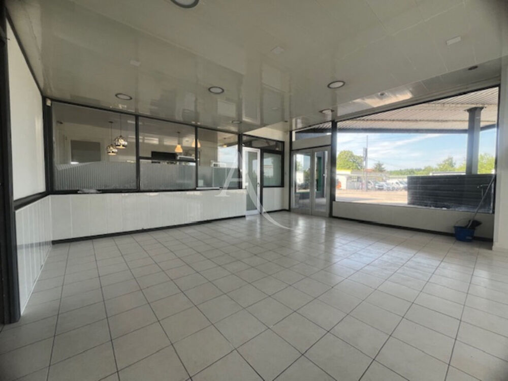   À louer - locaux de 118 m² à Blainville-sur-l'Eau 