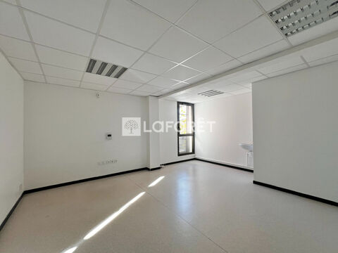 Local professionnel dans Espace de Sant&eacute; &agrave; Plaisance Du Touch 900 31830 Plaisance du touch