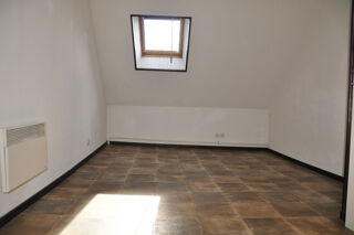  Appartement à louer 4 pièces 81 m²