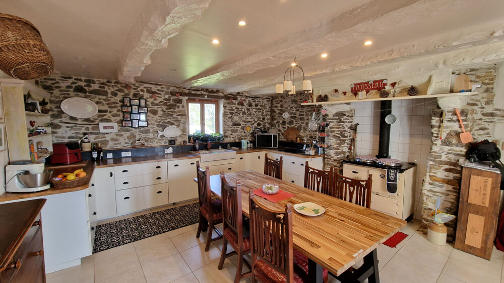 Vente Maison CÔTES D'ARMOR  Charmante maison de 2 chambres, 2 salles de bains, avec jardin, cabanes, hangar et serre tunnell Loudeac