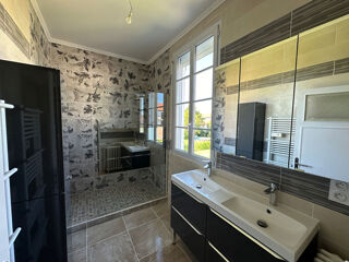  Maison  vendre 8 pices 170 m