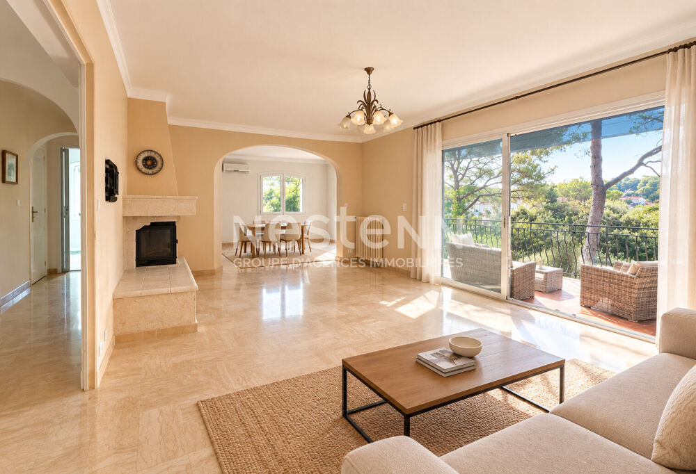 Vente Maison Villa 5 pièces à vendre à Saint-Raphaël avec piscine et garage Saint raphael