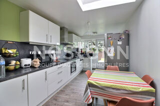 Vente Maison Maison 103.m²  3 chambres et jardin. A proxmité du métro Mons Sarts Mons en baroeul