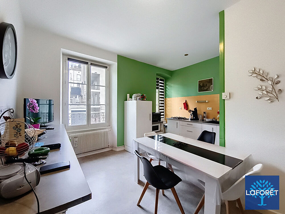 Maison de ville, sous -sols, jardin et un garage