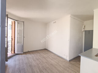  Immeuble  vendre 15 + pices 380 m