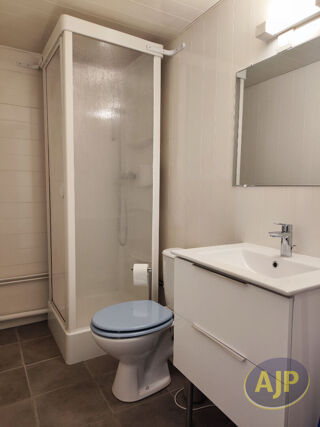 Location Appartement Studio meublé - COMBRÉE Combree