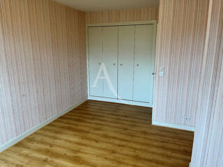  Appartement à louer 4 pièces 106 m²