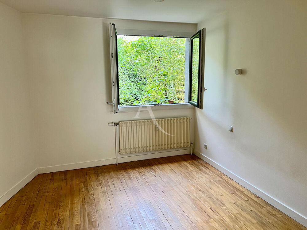 T2 avec balcon, garage et cave, premier étage