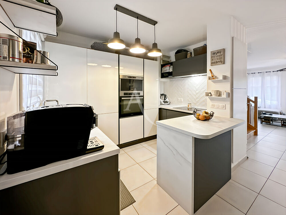 Vente Maison Maison Orgeval 5 pièce(s) 93.79 m2 Orgeval