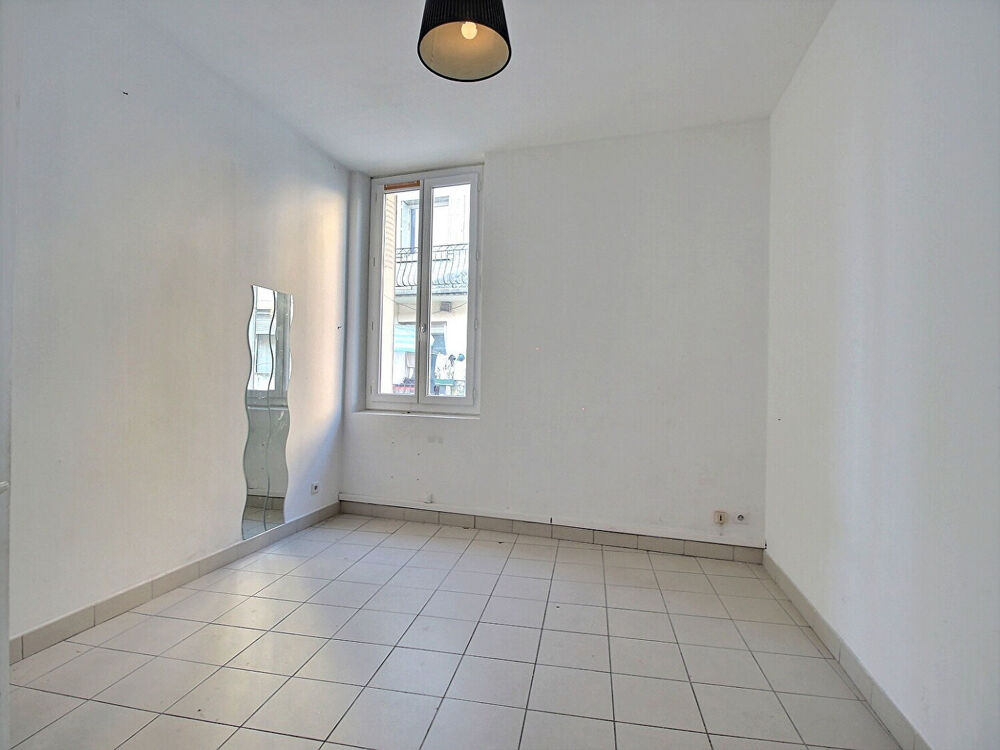 Vente Appartement Appartement type 3 de 71 m2  dans un petit immeuble proche remparts. Avignon