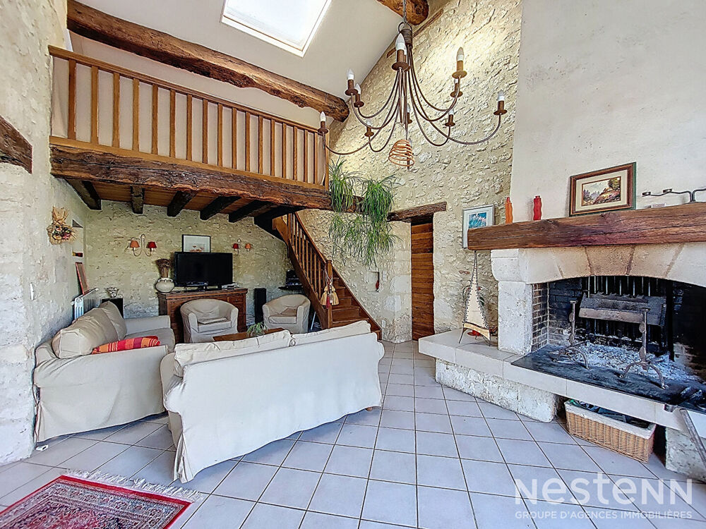 Vente Maison A Vendre Maison en pierre rénovée de 175 m² avec jardin et garage dans un hameau de Condom Condom