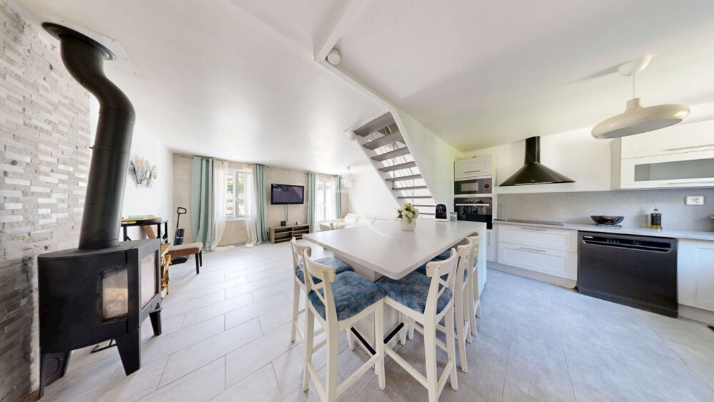 Vente Maison Maison VAUREAL avec 4 chambres garage et terrain. Vaureal