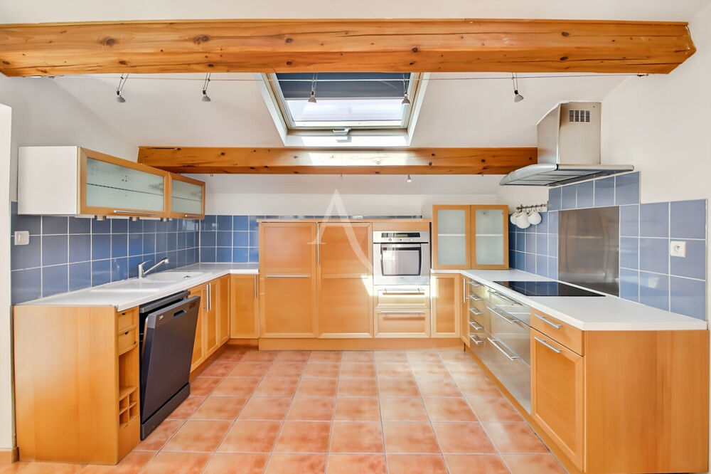 LE PRADET, vente en viager libre loué d'une villa T7 de 137.95 m² utiles