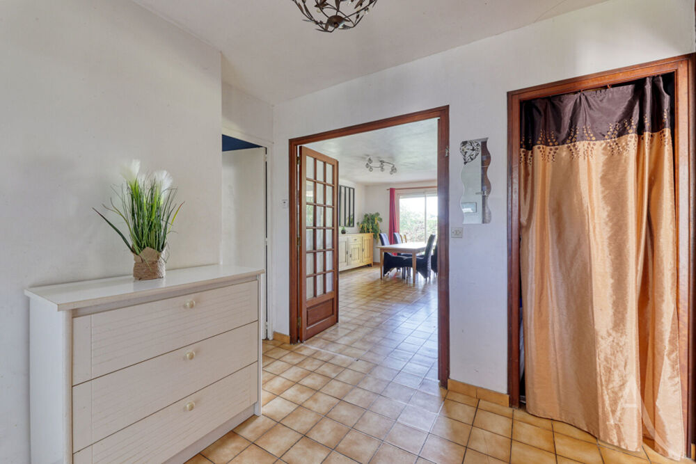 Vente Maison Maison Montréverd 9 pièce(s) 177.87 m2 Montreverd