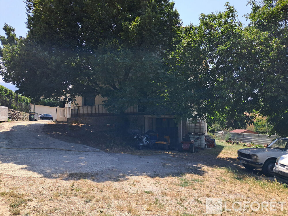 Vente Immeuble Local commercial  et appartement  4 pièces à Vinca Vinca