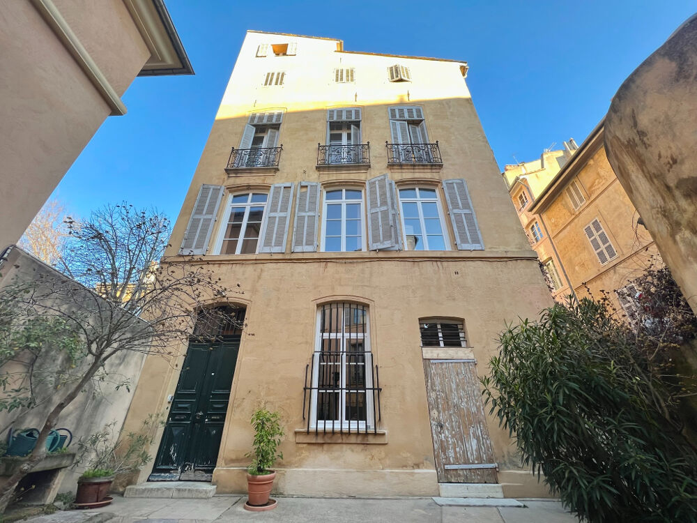 Location Appartement LA MULE NOIRE  Studio centre ville - dernier étage Aix en provence