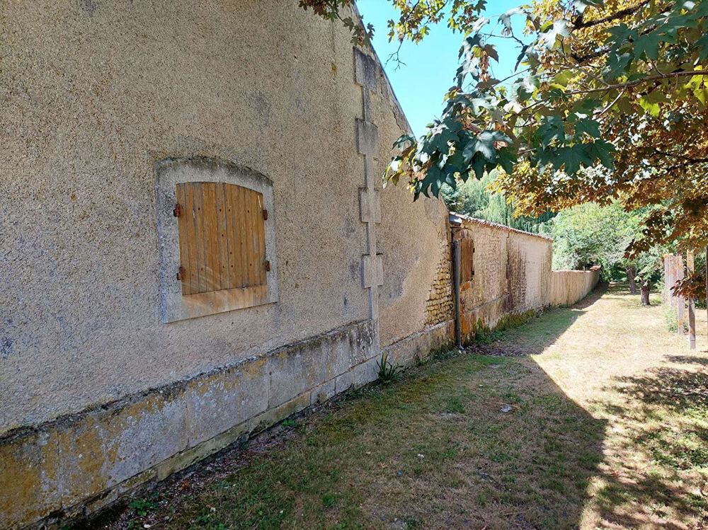 Vente Remise/Grange Grande grange à rénover avec permis de construire Vervant