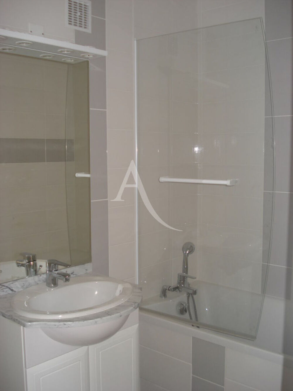 Vente Appartement Appartement 3 chambres avec balcon, garage et cave Fontenay le comte