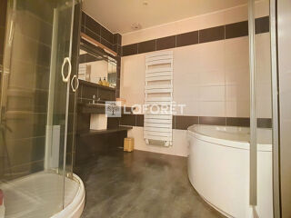  Appartement à louer 5 pièces 120 m²