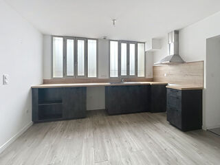  Appartement à louer 4 pièces 79 m²