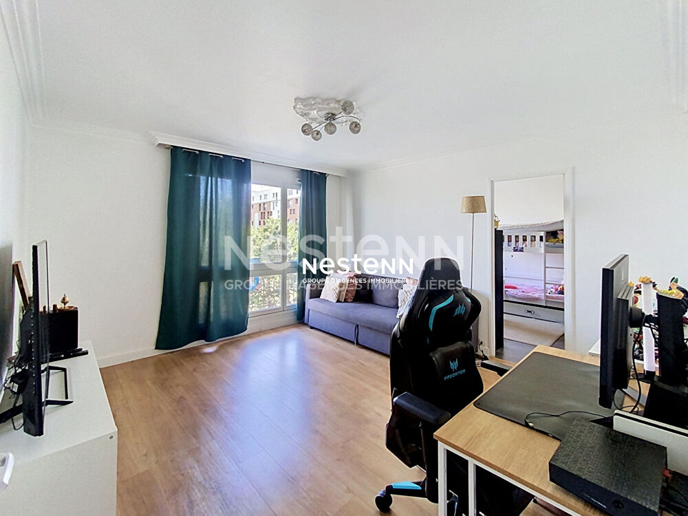 Appartement à Garges Les Gonesse 2 pièces de 53 m² avec balcon