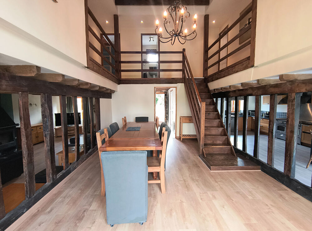 CREUSE - Superbe domaine composé de 3 propriétés, avec 2 piscines et des gîtes
